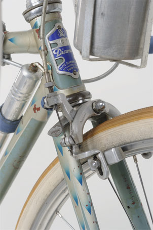 Steuerkopf und Gabel eines Rennradrades aus den 30er-Jahren, Stillifefotografie © Florian Freund